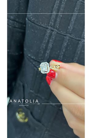 Pırlanta Baget Taşlı Yüzük