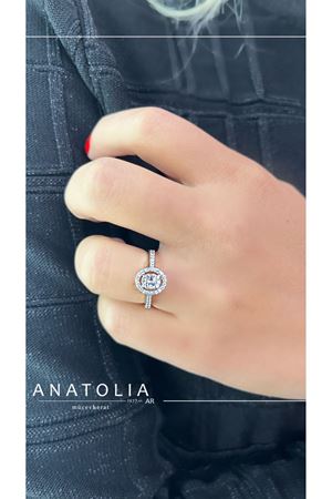 Pırlanta Baget Taşlı Yüzük