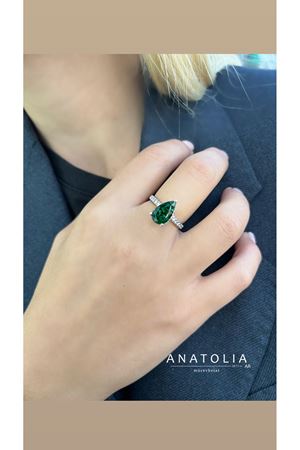 ZÜMRÜT PIRLANTA TASARIM YÜZÜK