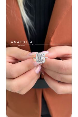 1.17 KARAT PIRLANTA BAGET TAŞLI YÜZÜK