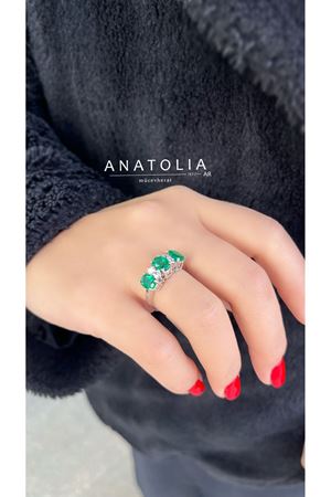 2.15 KARAT ZÜMRÜT VE 0.29 KARAT PIRLANTA TASARIM YÜZÜK