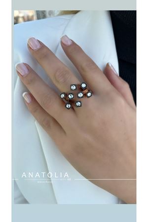 0.40 KARAT ELMAS TASARIM YÜZÜK