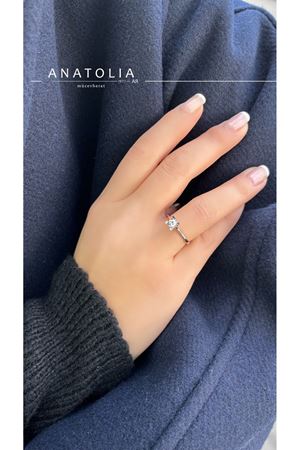 0.14 Karat F-G VS Pırlanta Tektaş Yüzük