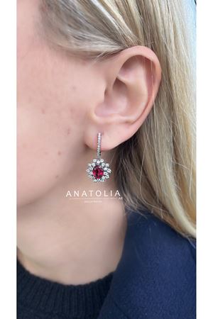 3.49 Karat Yakut ve 1.14 Karat Pırlanta Tasarım Küpeler