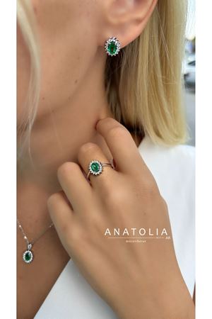 PIRLANTA VE ZÜMRÜT TASARIM KOLYE KÜPE YÜZÜK SETİ