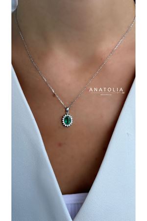 PIRLANTA VE ZÜMRÜT TASARIM KOLYE KÜPE YÜZÜK SETİ