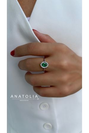 PIRLANTA VE ZÜMRÜT TASARIM KOLYE KÜPE YÜZÜK SETİ